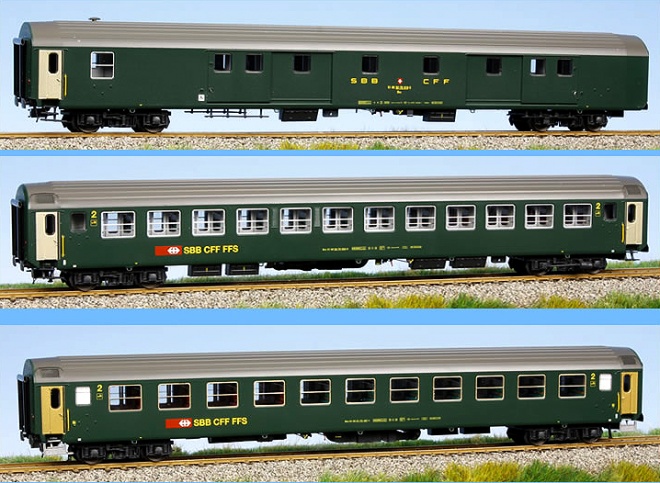 Set of 3 Passenger cars<br /><a href='images/pictures/LS_Models/47233.jpg' target='_blank'>Full size image</a>
